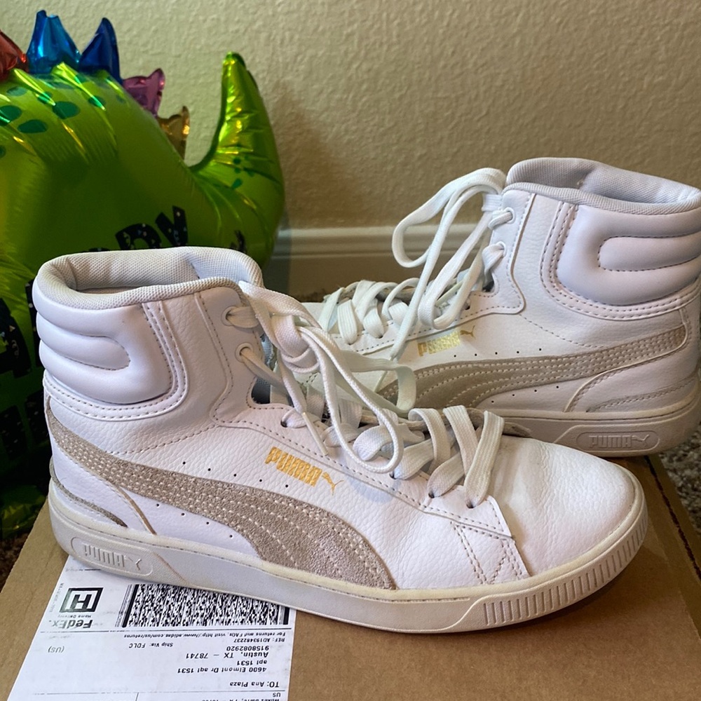 Puma Vikky V2 Mid Womens Sneakers/used/size 7